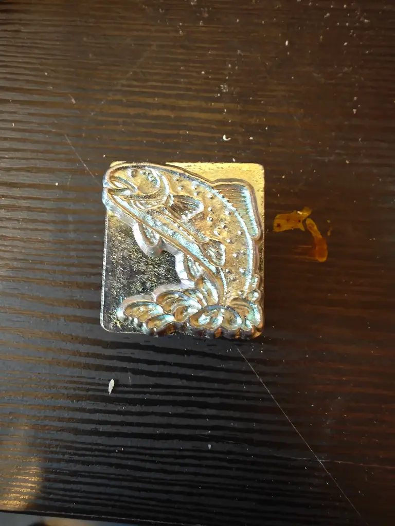 Fish (R)